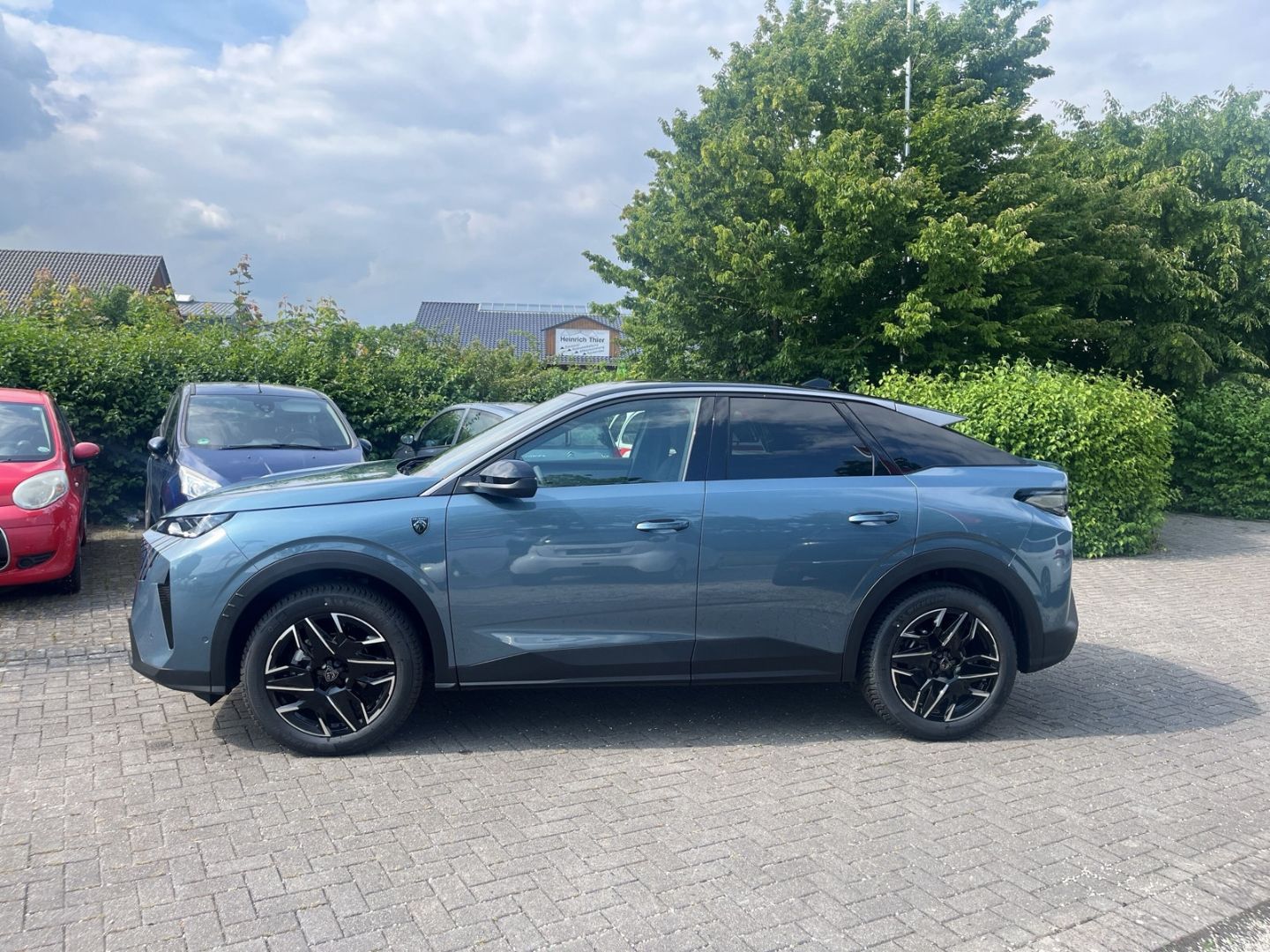 Fahrzeugabbildung Peugeot 3008 GT HYBRID 145 e-DSC6 Navi Memory Sitze ACC