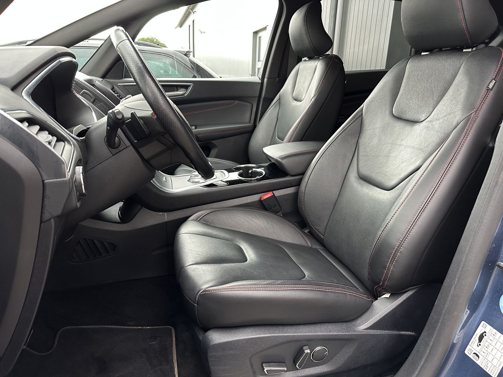 Fahrzeugabbildung Ford S-MAX 2.0 EB Aut. ST-Line NAV+LED+AHK+ACC+VCOCK