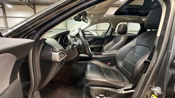 Jaguar F-Pace - 8