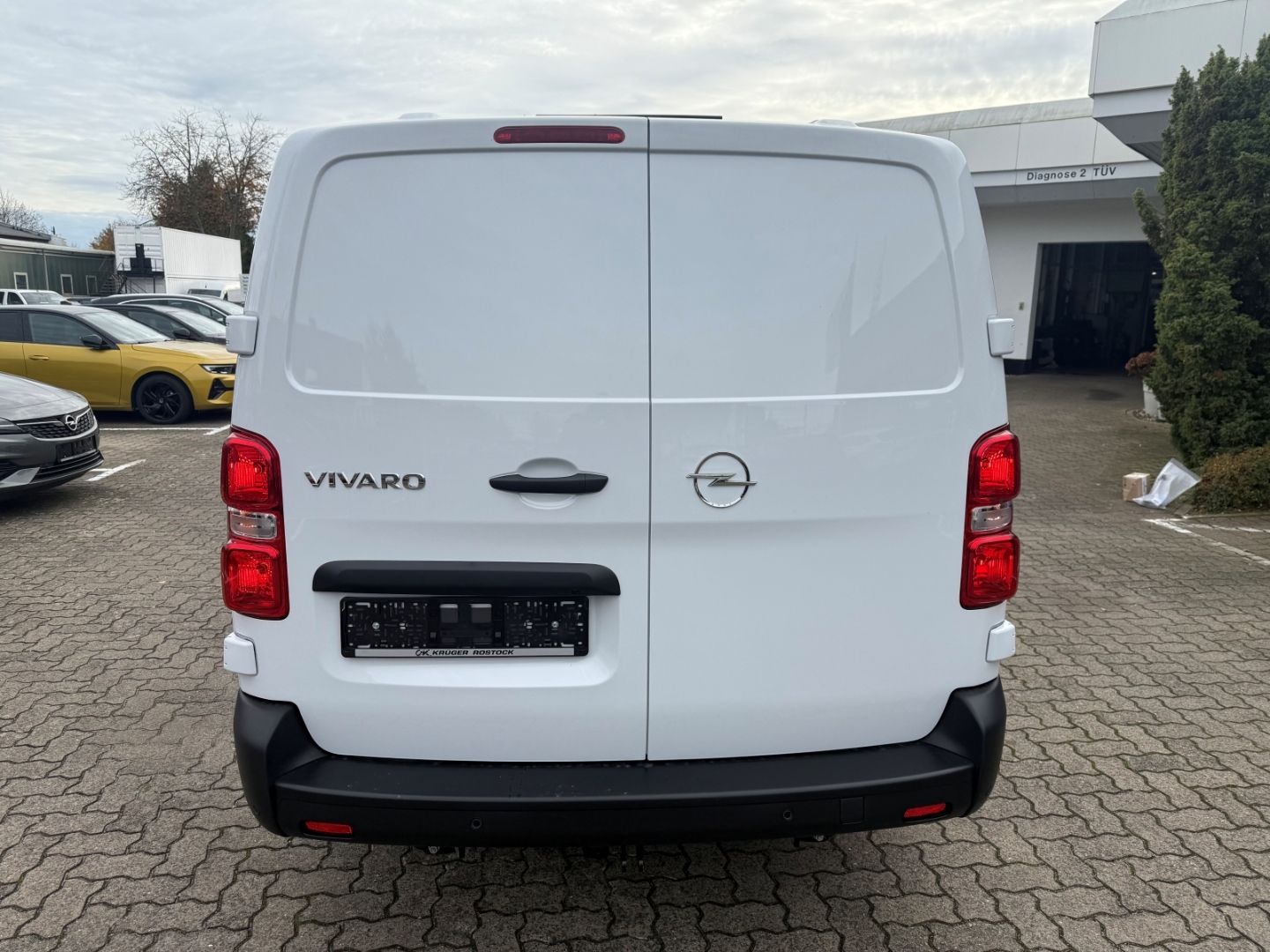 Fahrzeugabbildung Opel Vivaro Opel Kasten XL LED+AHK+Laderaumschutz