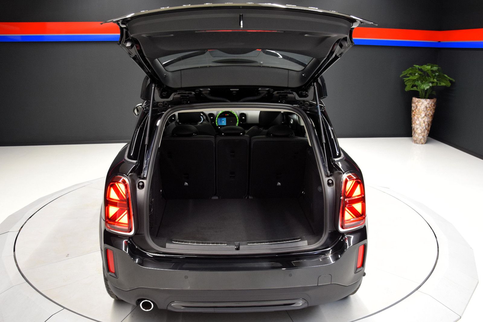 Fahrzeugabbildung MINI Countryman Cooper Classic Trim Premium Plus LED