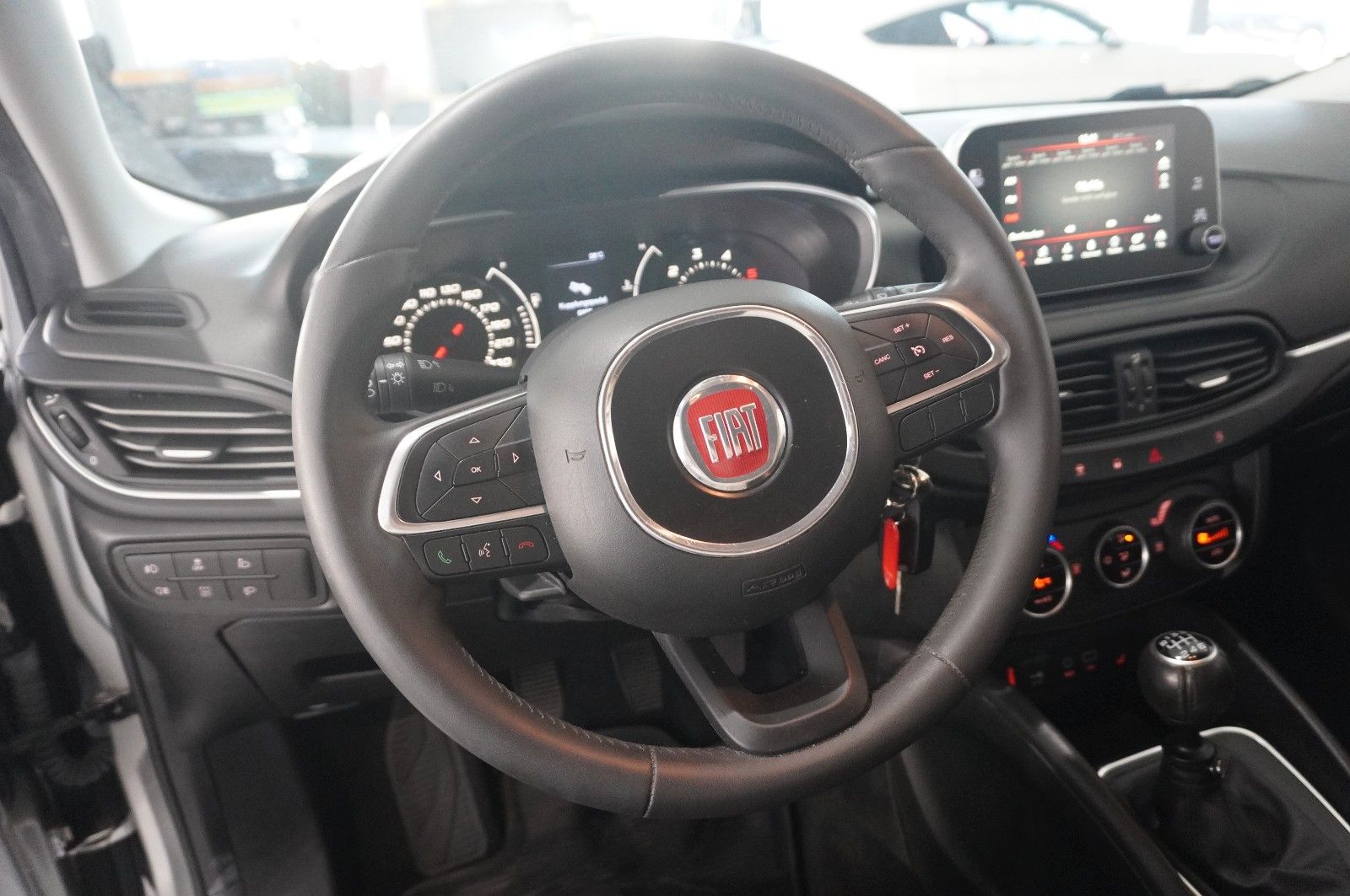 Fahrzeugabbildung Fiat Tipo 1.6D LIM. LOUNGE NAVI/LED/KAMERA/SHZ/TEMP.