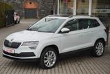 Skoda Karoq 1.5 TSI Style DSG ACC LED Standheizung AHK - Skoda Karoq mit Benzin-Antrieb: mit Navigationssystem, mit Klimaautomatik