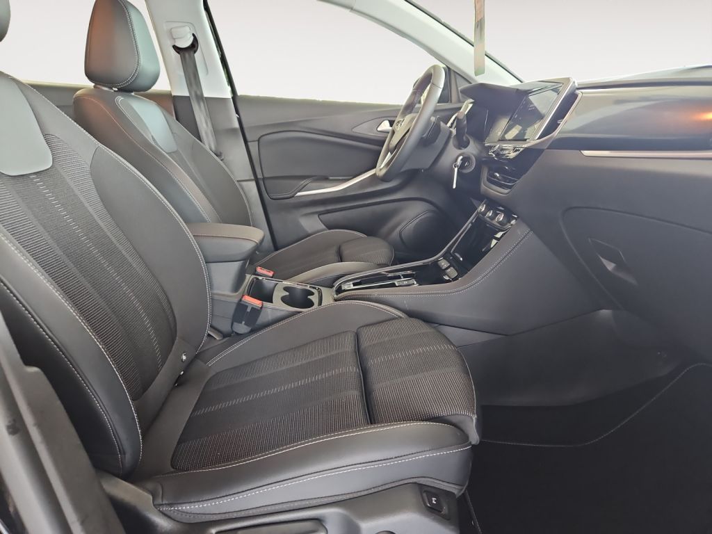 Fahrzeugabbildung Opel Grandland 1.2 DI Automatik GS AHZV Navi SHZ LED