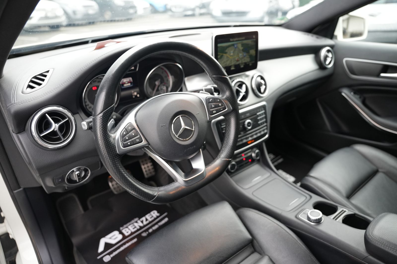 Fahrzeugabbildung Mercedes-Benz GLA 220 CDI 4Matic *AMG*SHZ*Navigation*