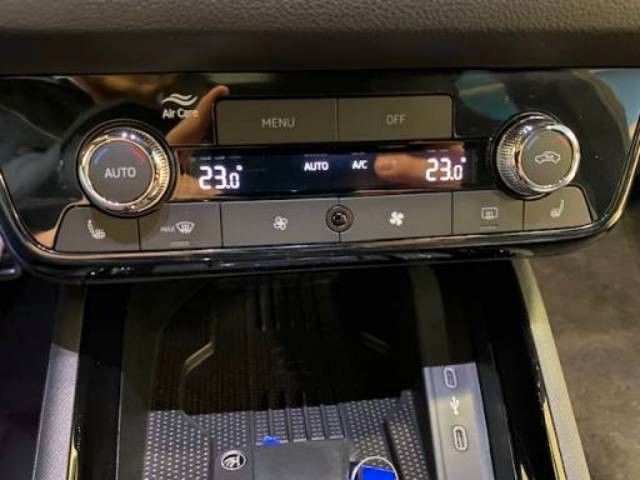Fahrzeugabbildung SKODA Kamiq 1.5 TSI ACT DSG Monte Carlo+MATRIX+APP++++