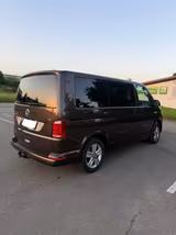 Volkswagen T6 Multivan mit beidseitigen Schiebetüren, NAVI - : Van, mit Schiebetür