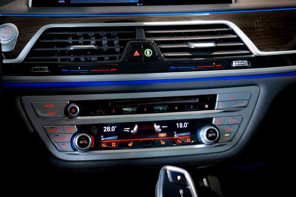 BMW 730