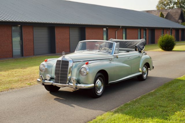 Mercedes-Benz 300 C Cabriolet D