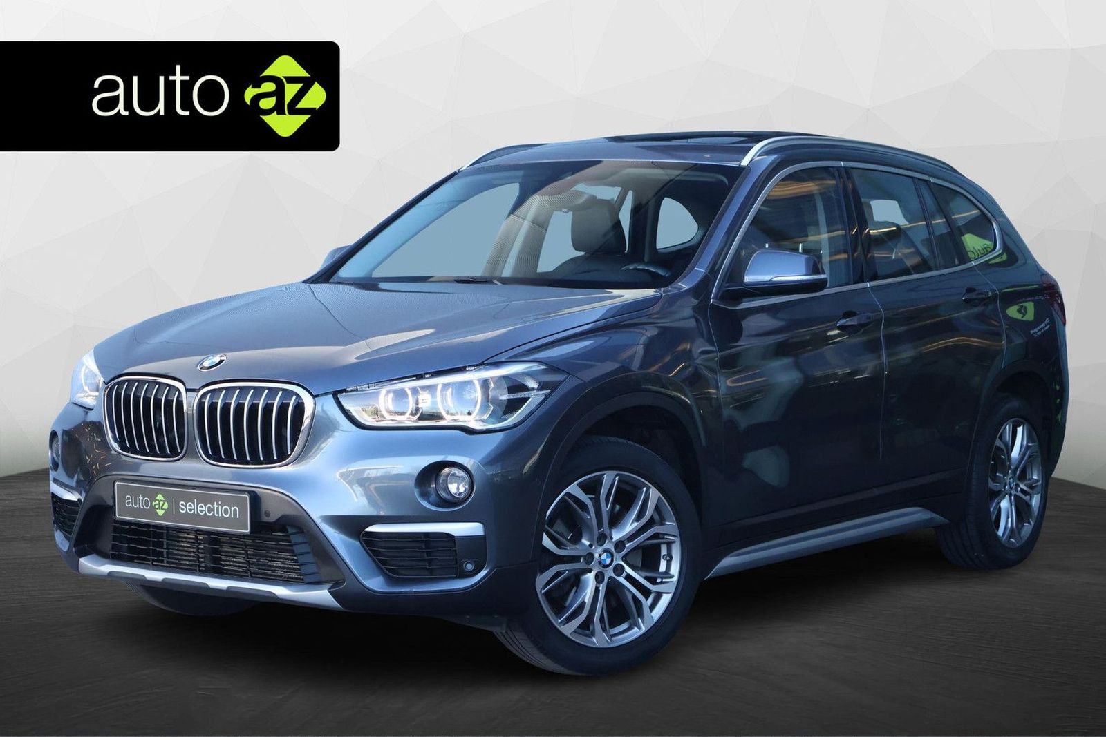 BMW X1 xDrive20i High Executive / Panorama / Sportsi