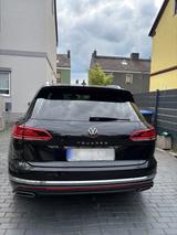 Volkswagen Touareg 3.0 V6 TDI 170kW 4MOT Tiptr. Eleganc... - gebrauchte VW Touareg aus dem Jahr 2021