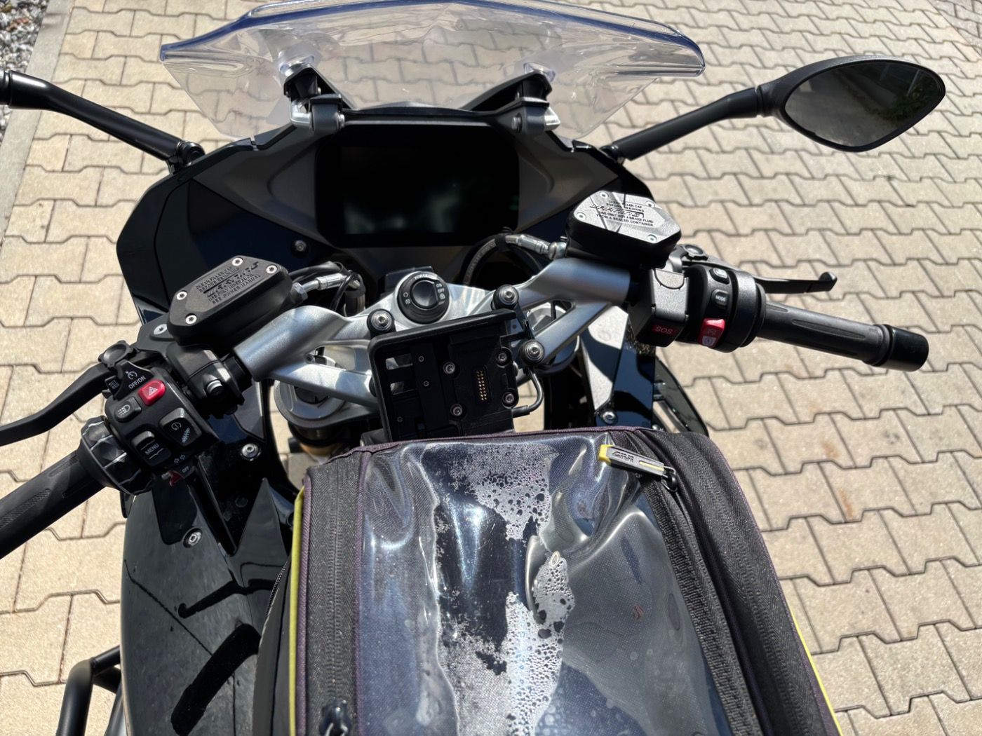 Fahrzeugabbildung BMW R 1250 RS Style Triple Black 3 Pakete Akrapovic