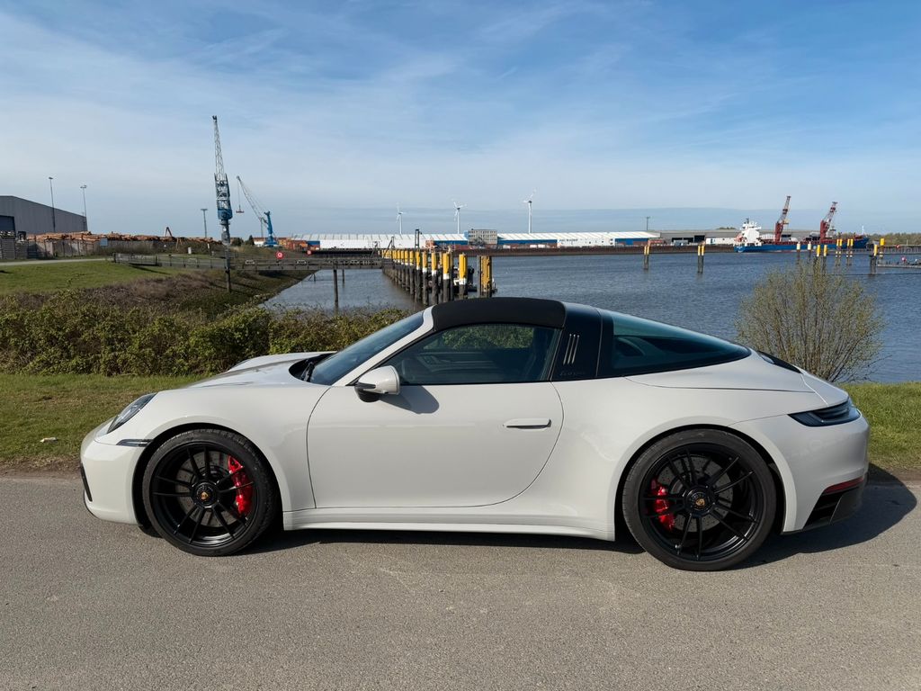 Image of Porsche 992