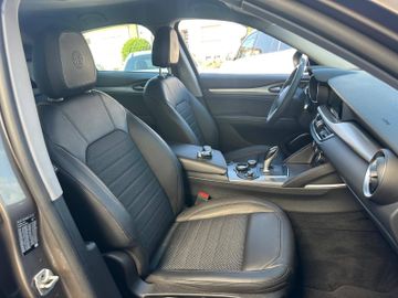 Alfa-Romeo Stelvio - 10