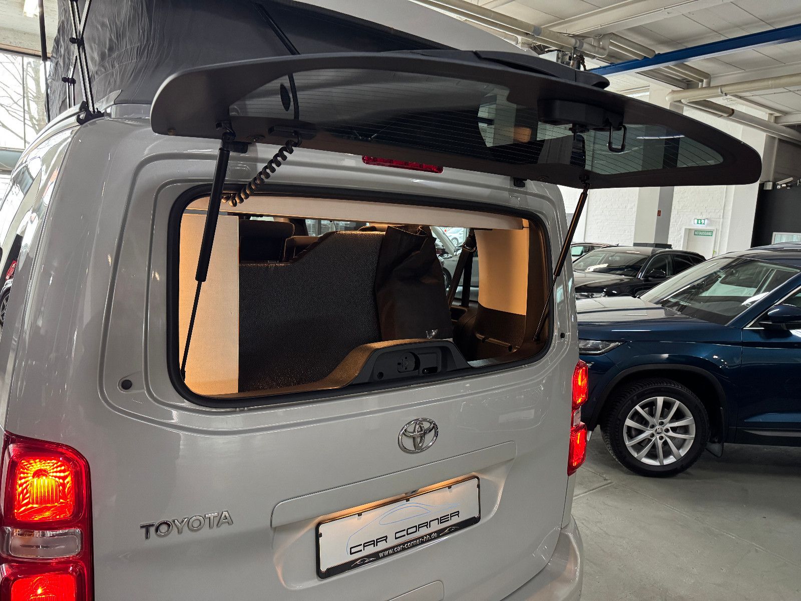 Fahrzeugabbildung Toyota DETHLEFFS CROSSCAMP FLEX 7-SITZER AUFSTELLDACH