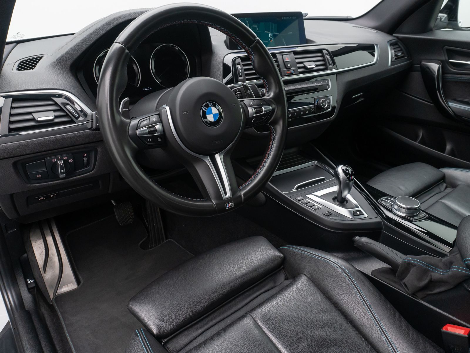 Fahrzeugabbildung BMW M2 Competition M Driver´s Kamera NaviPro 19Zoll