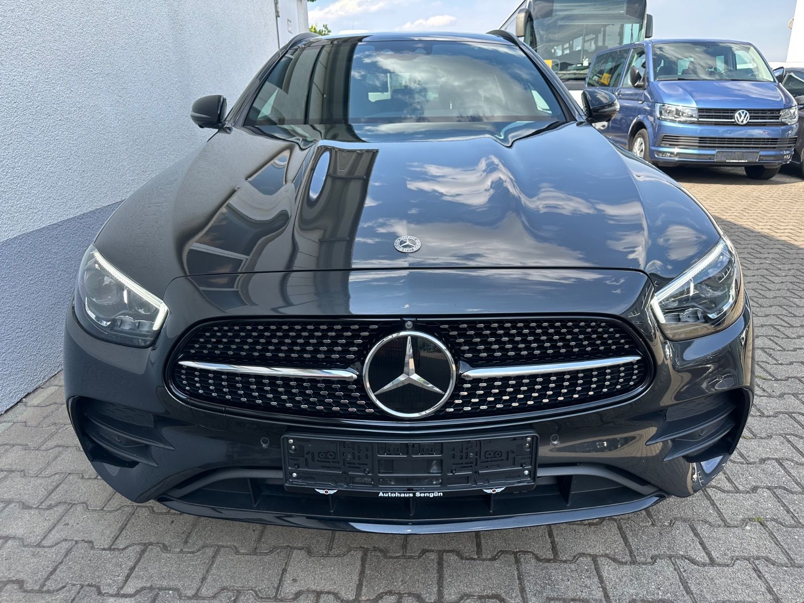 Mercedes-Benz E 300 de AMG Panorama/Memorey/Multibeam/Burmens.
