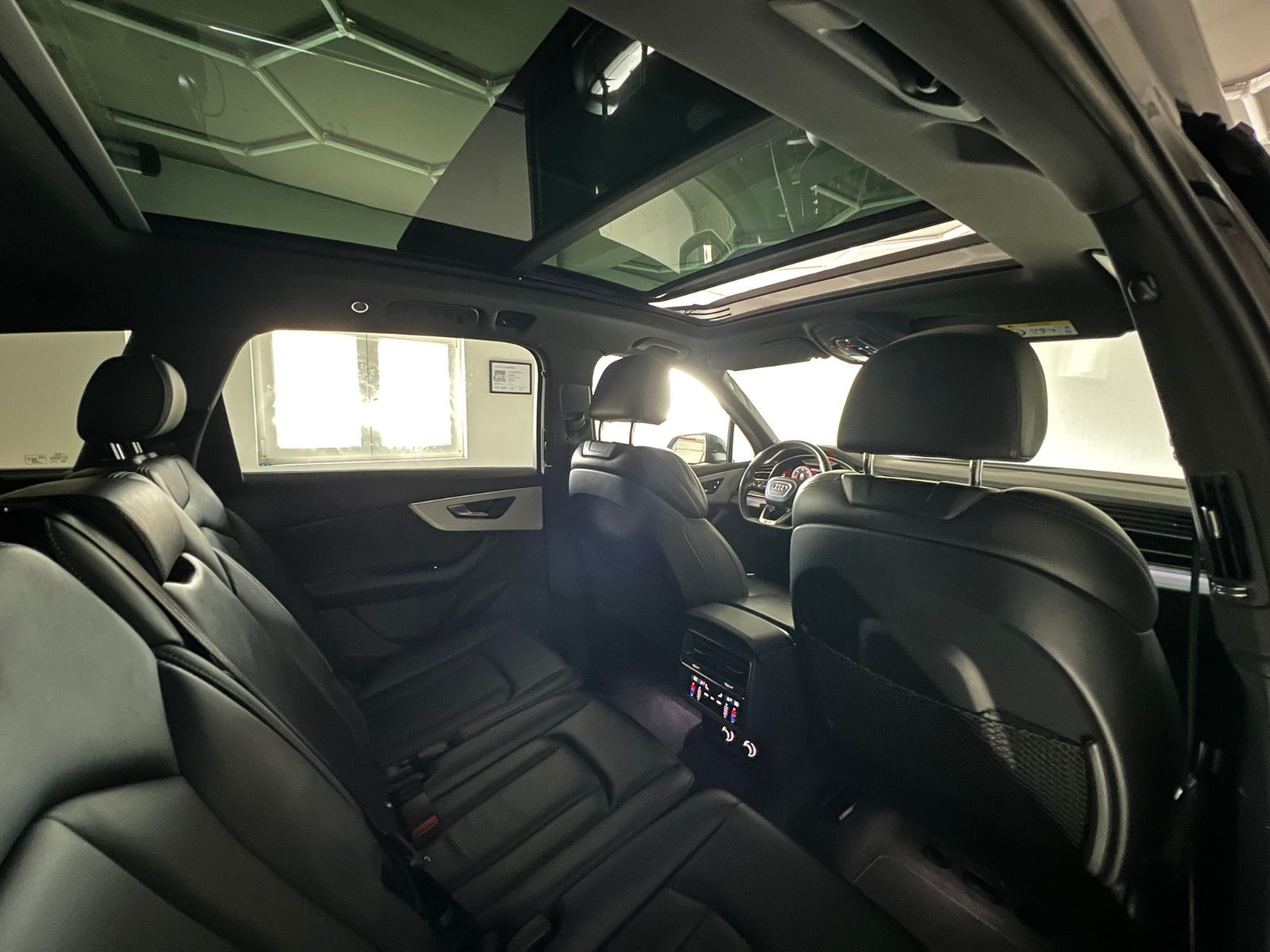 Fahrzeugabbildung Audi Q7 50 TDI Quattro S-LINE/PANO/ACC/MATRIX/7-SITZ