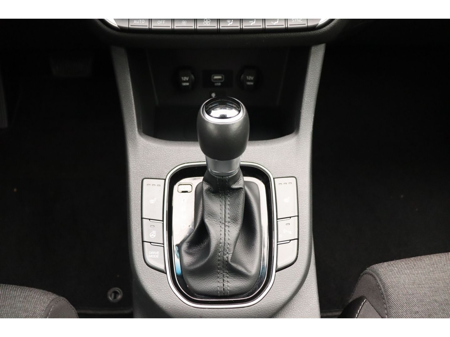 Fahrzeugabbildung Hyundai i30 1.6 Pure Kamera LED Tempomat 2-Zonen Klima