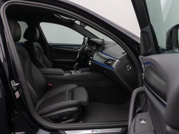 Fahrzeugabbildung BMW 520d M Sport Kamera DAB HiFi M Sportfahrwerk LED