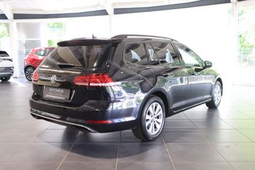 Volkswagen Golf - 6