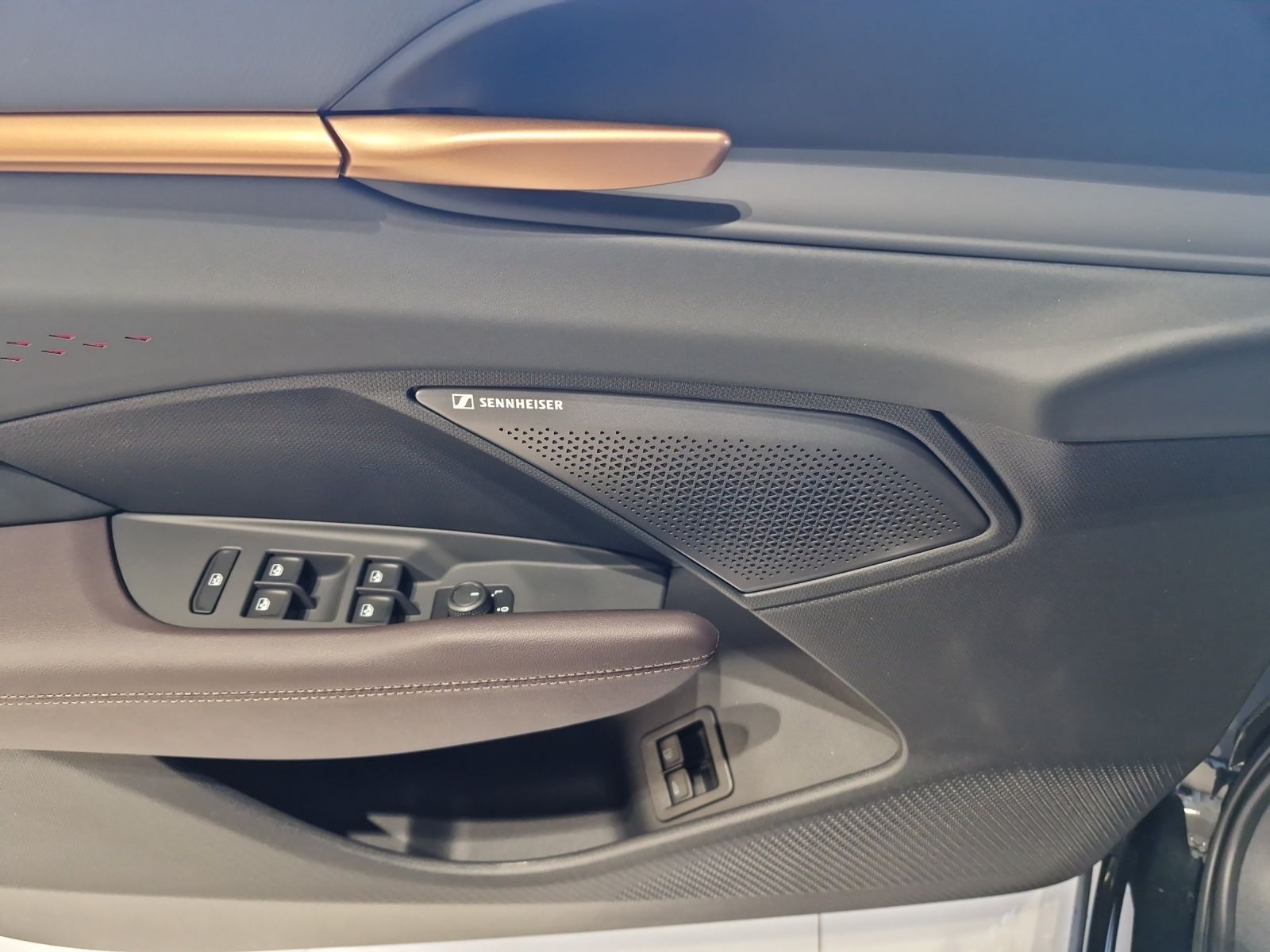 Fahrzeugabbildung CUPRA Terramar 1.5 e-Hybrid America's Cup Limited Edit