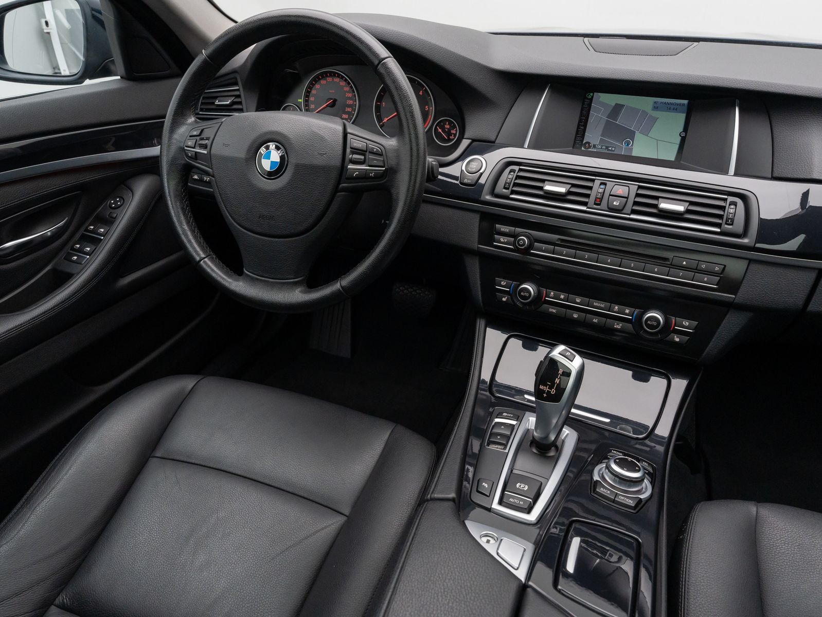 Fahrzeugabbildung BMW 525d Aut Kamera NaviBusiness HiFi Leder Panoram