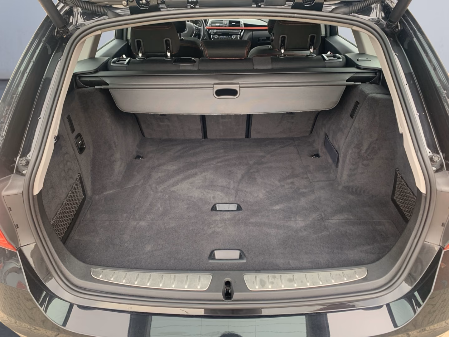 BMW 318 i Touring Sport Line *LED*AHK*HiFi*PDC*SHZ*