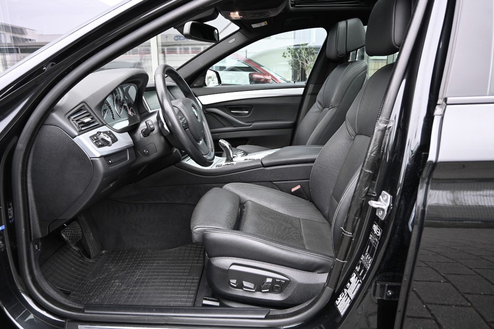 Fahrzeugabbildung BMW 535d xDr Touring Luxury °HUD°H/K°SITZKLIMA°STHZG