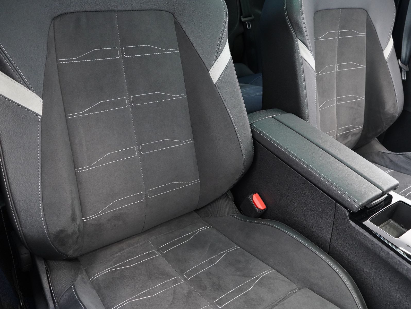 Fahrzeugabbildung Opel Astra L Lim. 5-trg. Ultimate INTELLILUX/PANORAMA