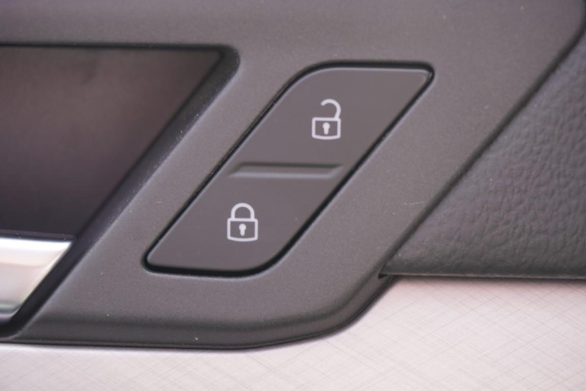 Volkswagen Golf VIII 1.0 TSI Life LED ACC Standheizung AHK, миниатюра 28