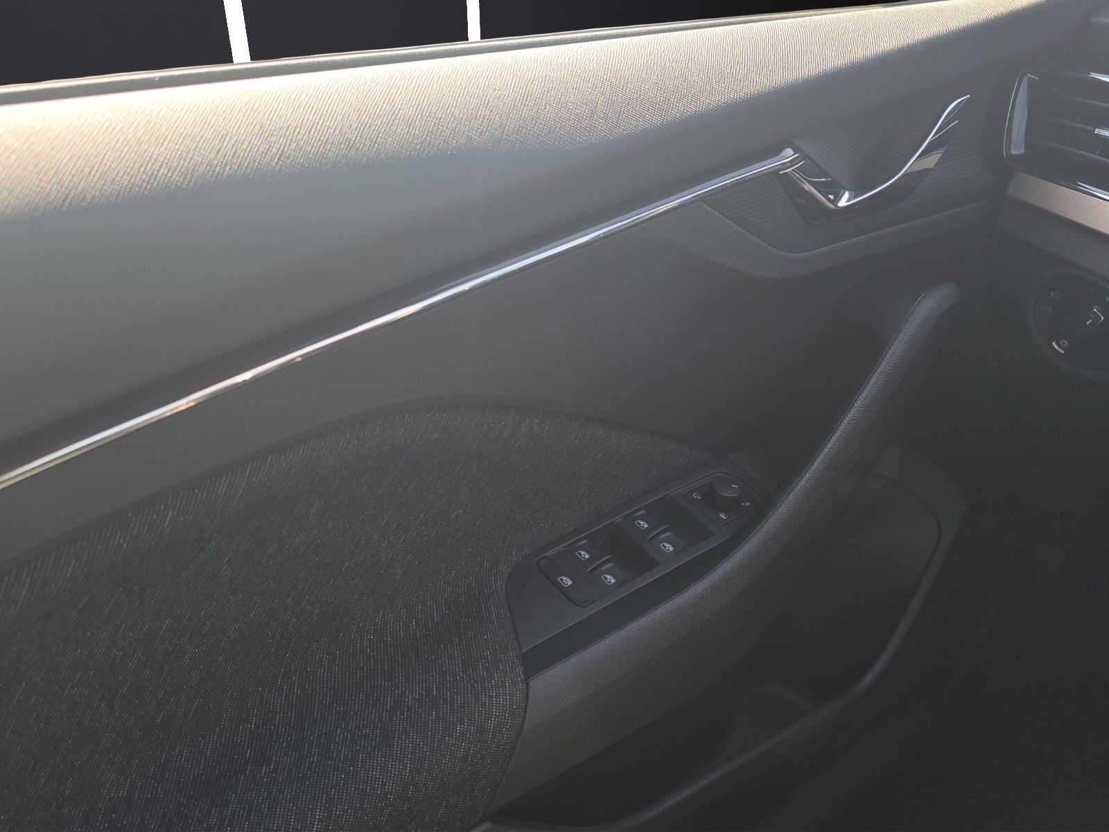 Fahrzeugabbildung SKODA Kamiq Style TSI LED Navi SHZ VC RFK APP