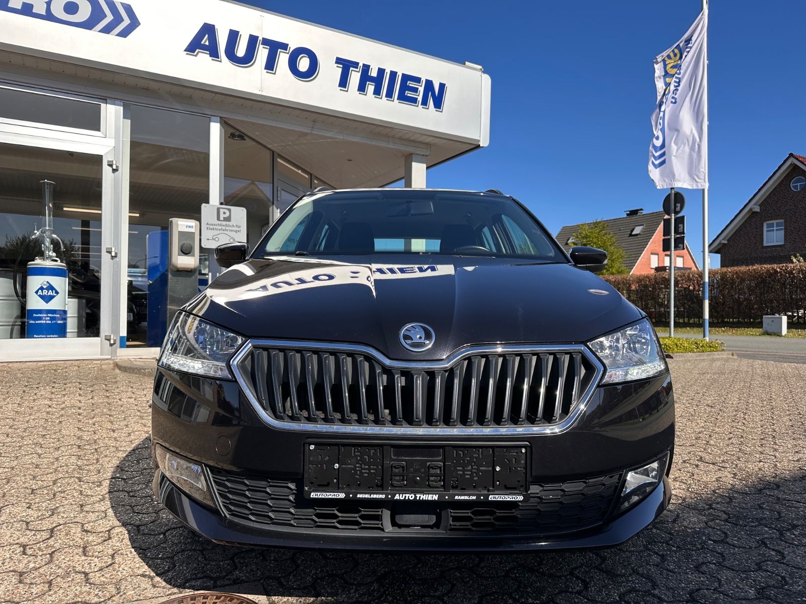Fahrzeugabbildung SKODA Fabia Combi 1.0 TSI Ambition SHZG/PDC/BT/LM