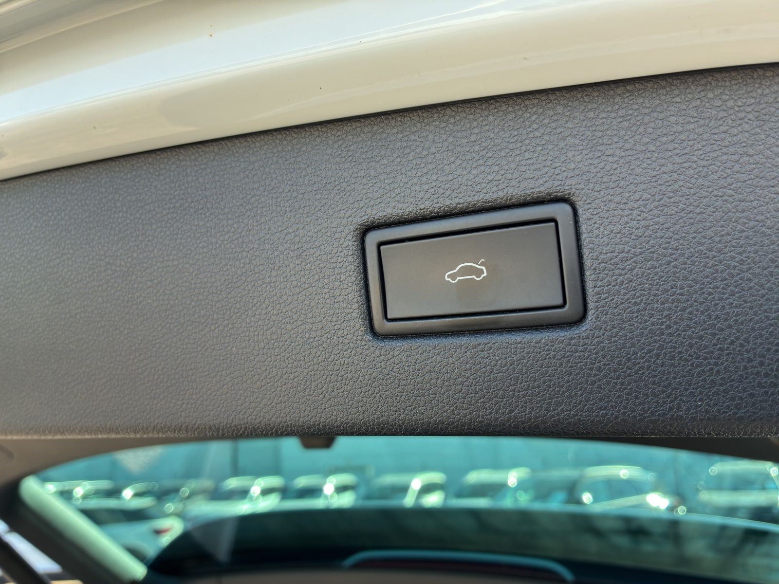 Fahrzeugabbildung Volkswagen Tiguan TDI R-Line DSG 4M Matrix Navi AID ACC RFK