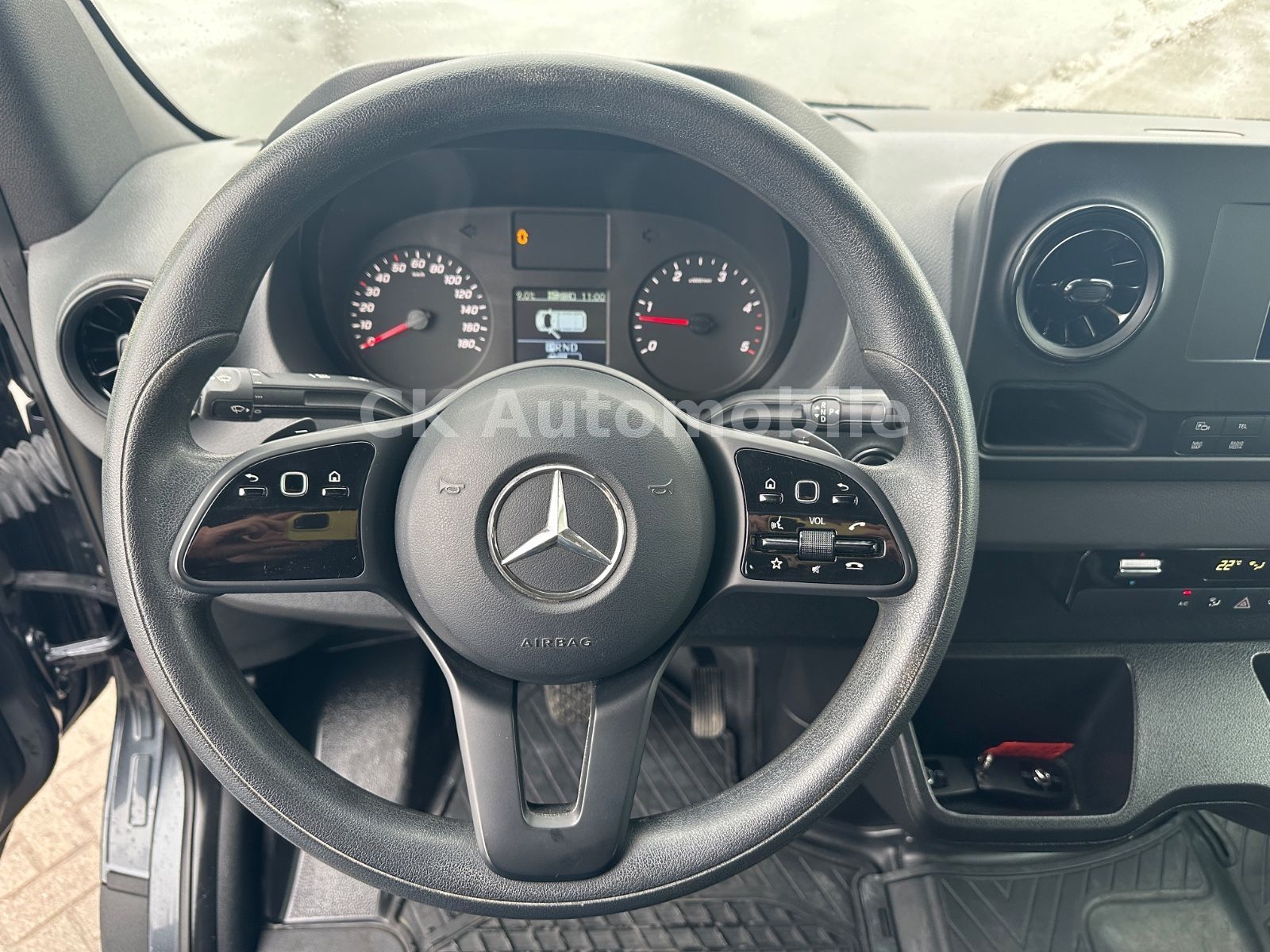 Fahrzeugabbildung Mercedes-Benz Sprinter III Mixto 319CDI V6 RWD /Autom./5 Sitze