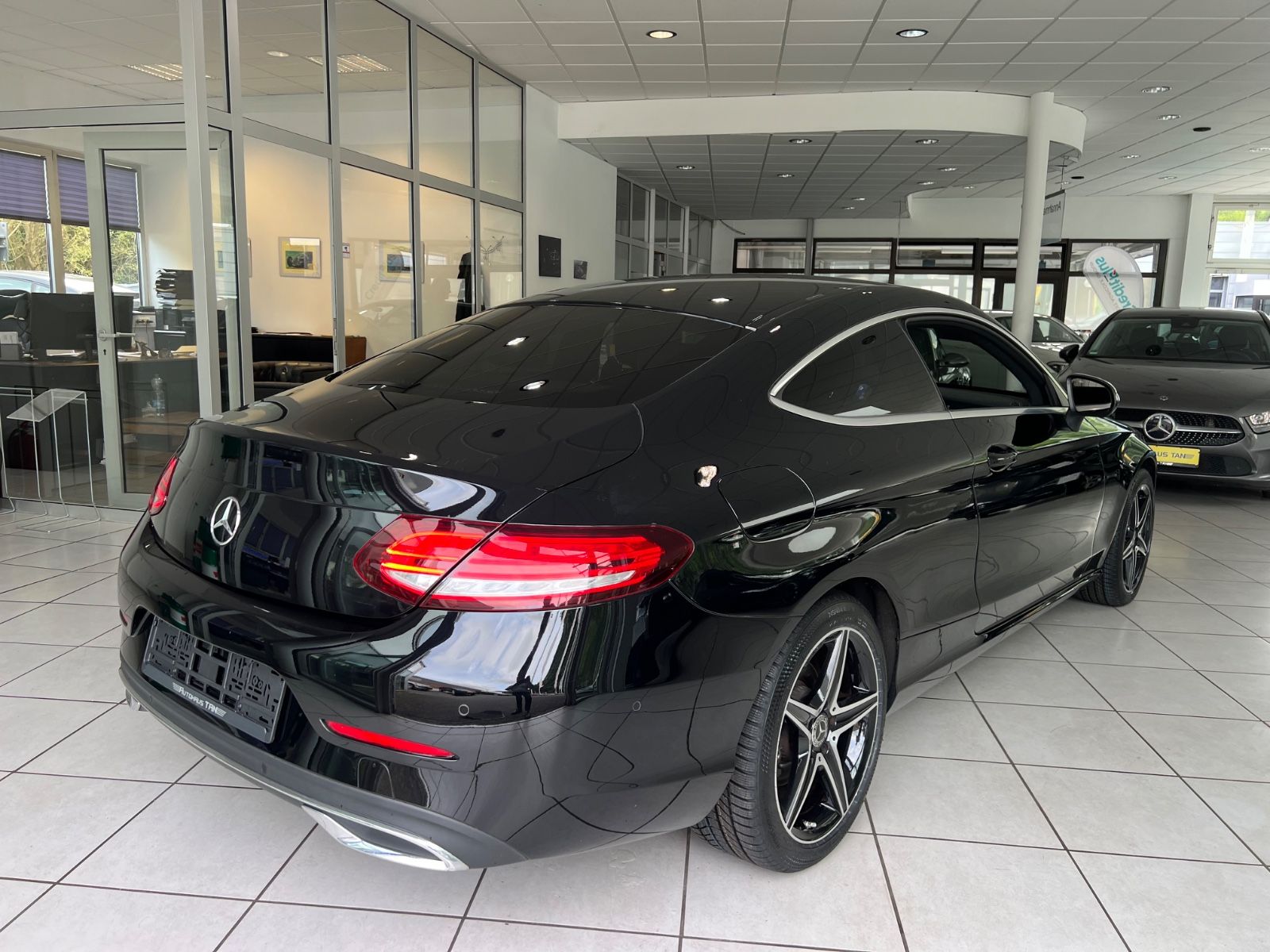 Fahrzeugabbildung Mercedes-Benz C 220 d Coupe * AMG FELGEN *