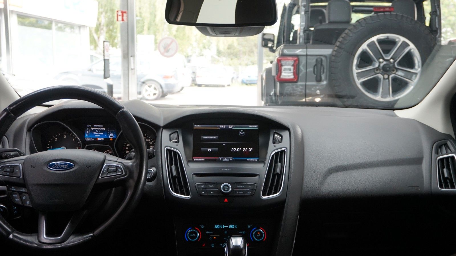 Fahrzeugabbildung Ford Focus Turnier Titanium  4,4L / 100 Verbrauch