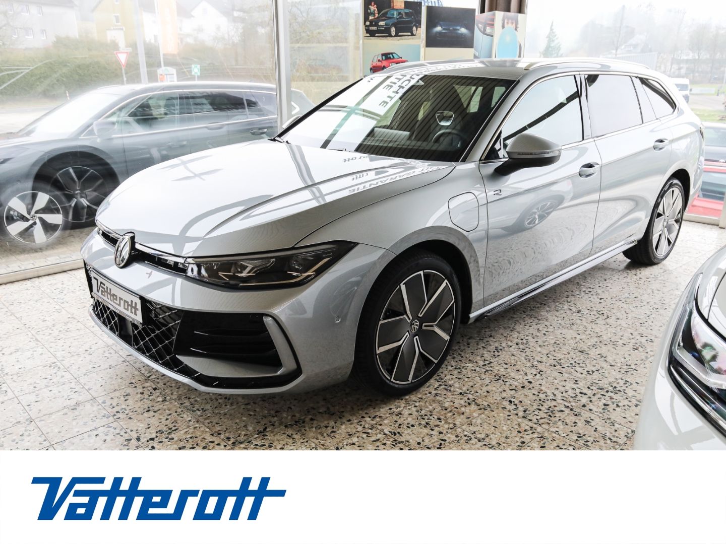 VW Passat 1.5 eHybrid DSG R line Navi HuD AHK