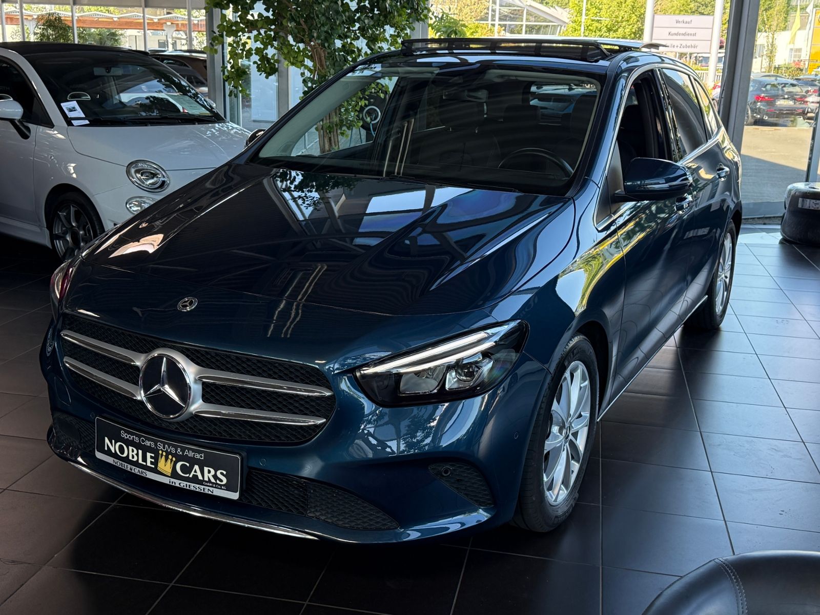 Fahrzeugabbildung Mercedes-Benz B 220 4Matic PANO LED NAV RFK SHZ ALU