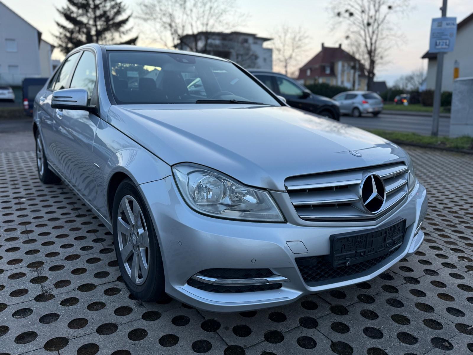 Mercedes-Benz C 180 C Limousine C 180 CGI BlueEfficiency
