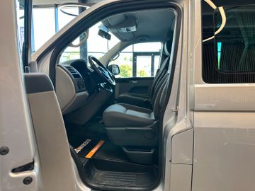 Volkswagen T5 *CAMPER*KÜCHE*BETT(aufklappbar)*ESSTISCH*AHK*