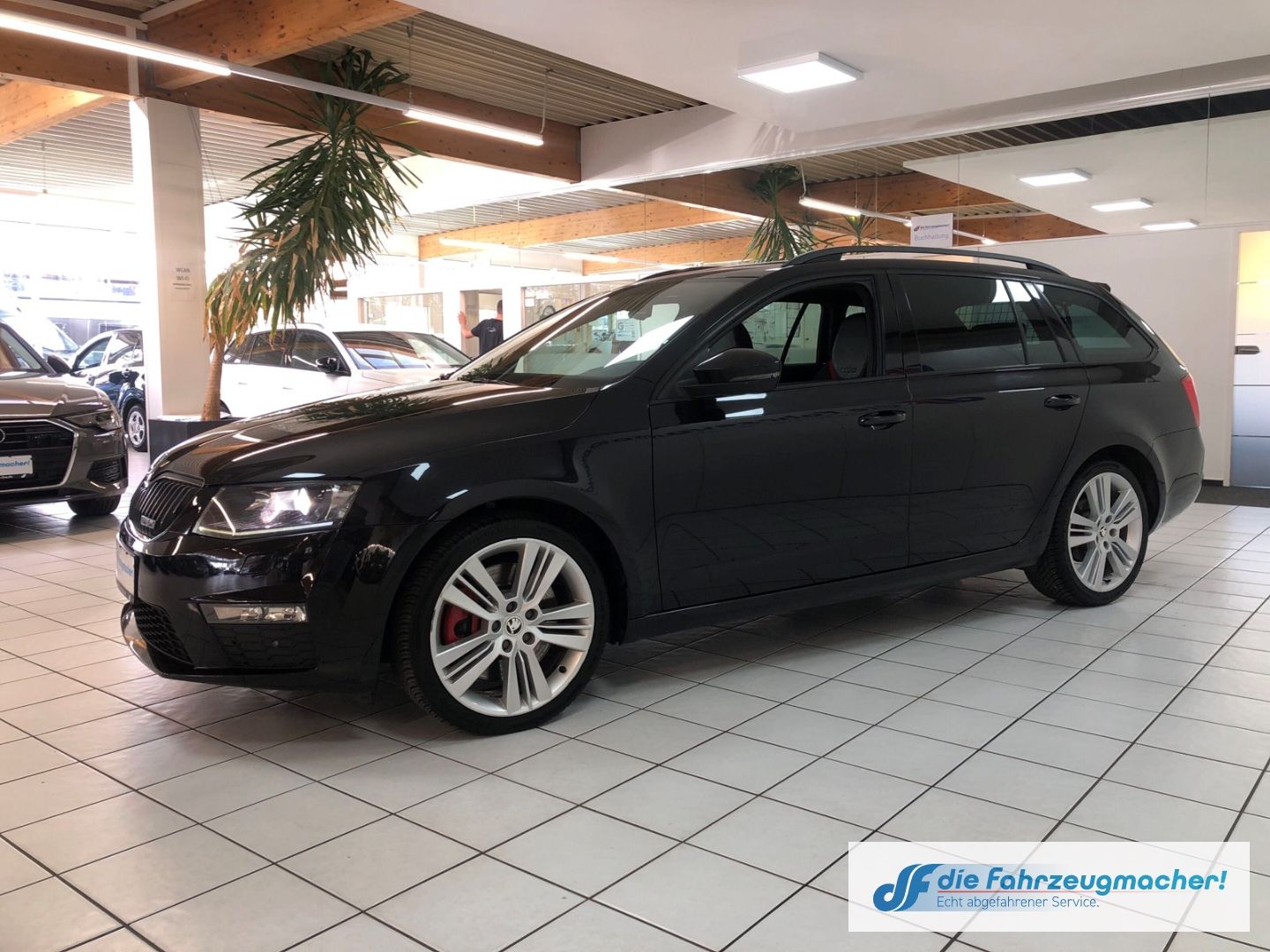 Fahrzeugabbildung SKODA Octavia Combi RS 2.0 TDI DPF Sportpaket Navi Bi-