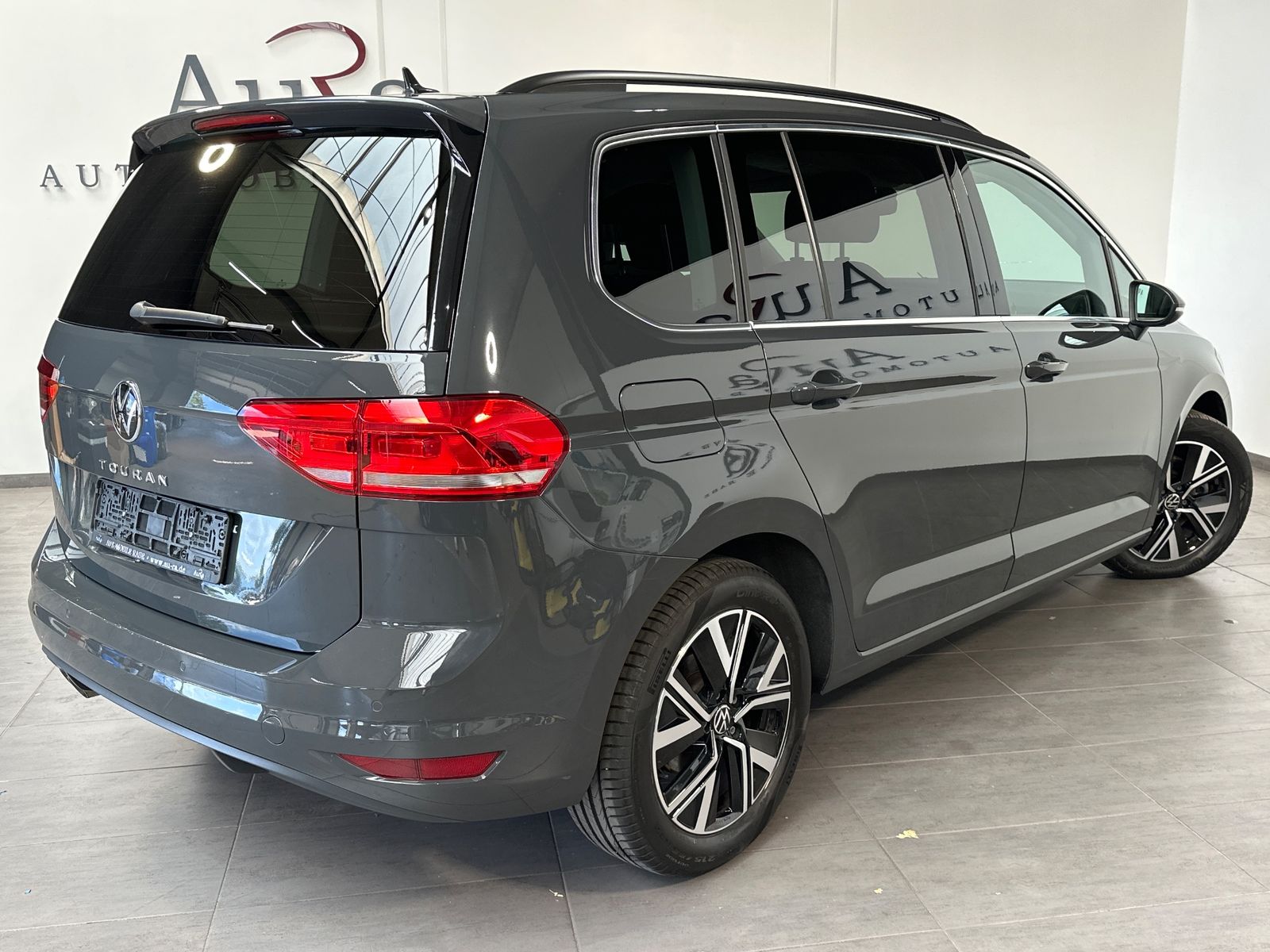 Fahrzeugabbildung Volkswagen Touran 2.0 TDI DSG Highline NAV+LED+KAM+AHK+1HD