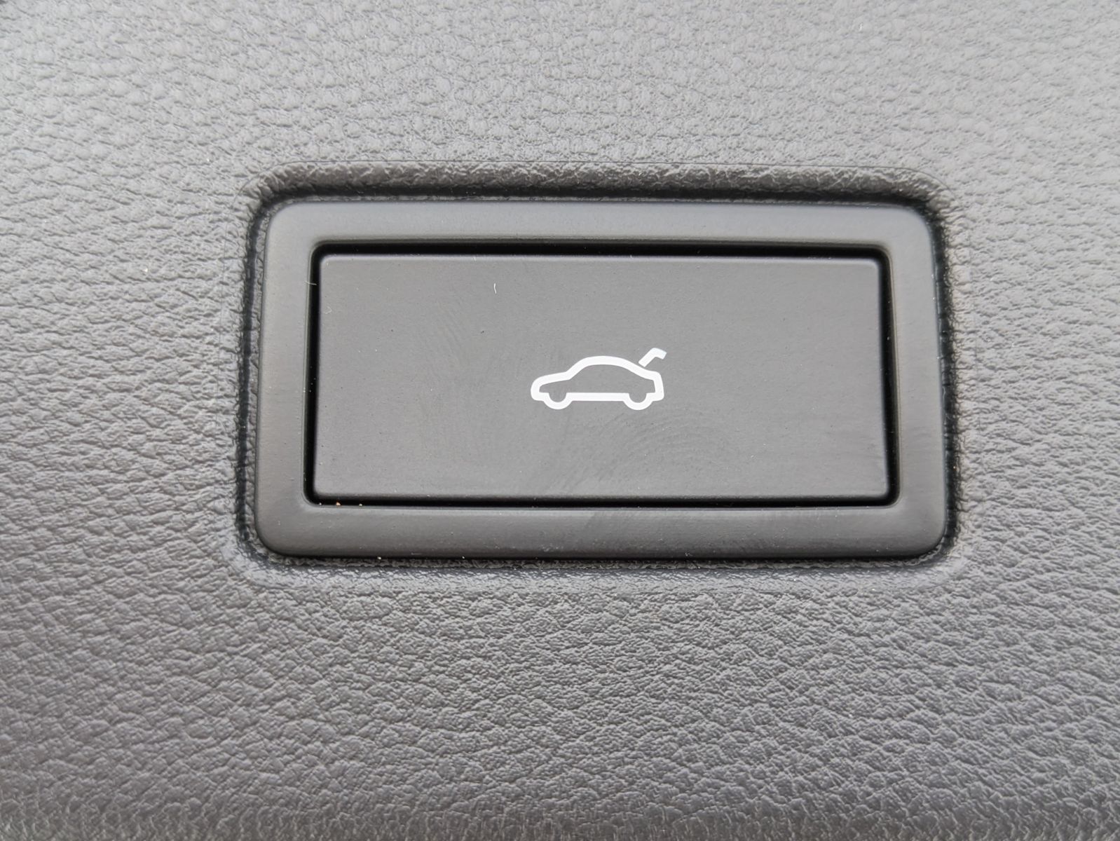 Fahrzeugabbildung Volkswagen Touran 2.0 DSG R-Line High. Pano 7-Si IQ.Dri AHK