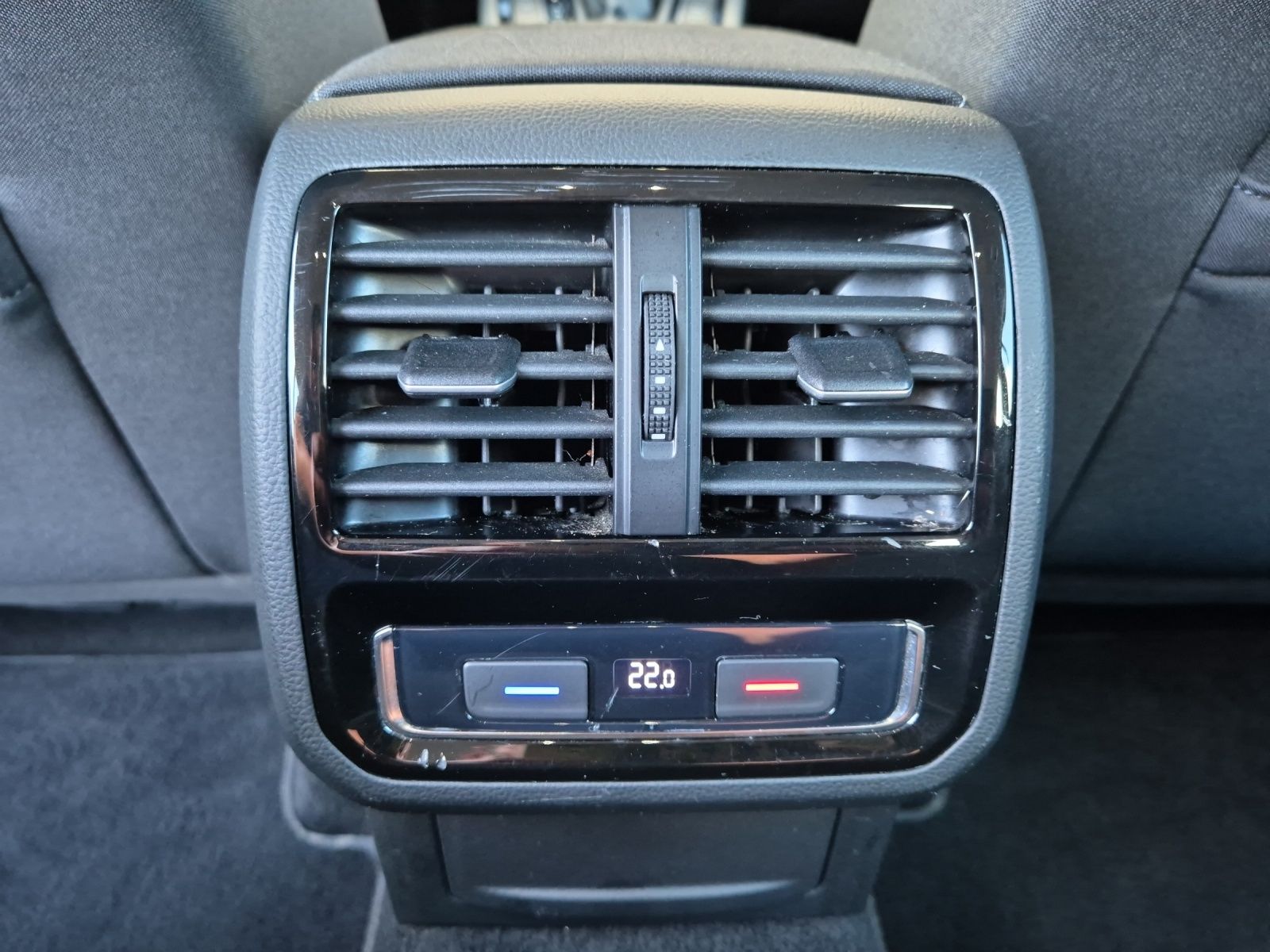 Fahrzeugabbildung Volkswagen Passat Variant TSI Business DSG Matrix Navi ACC