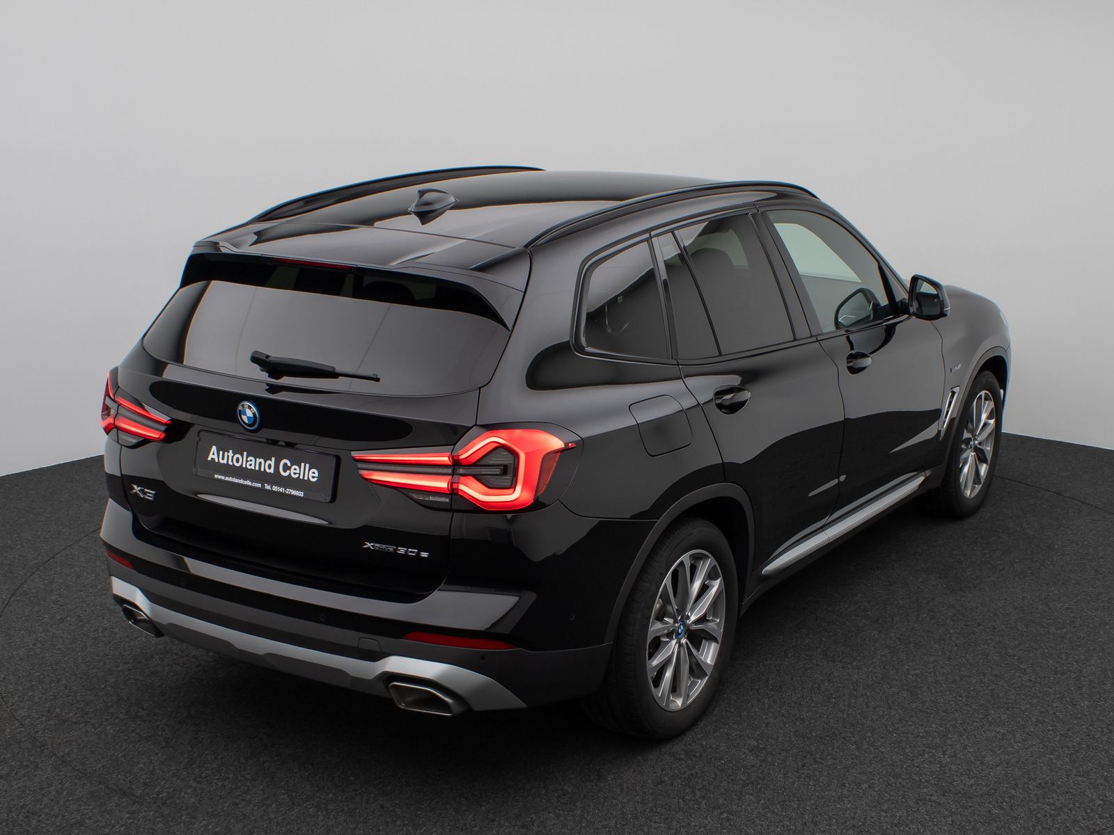Fahrzeugabbildung BMW X3 xD30e Kamera HUD DAB HiFi Komfort Sport AHK