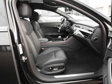 Audi A8 - 7