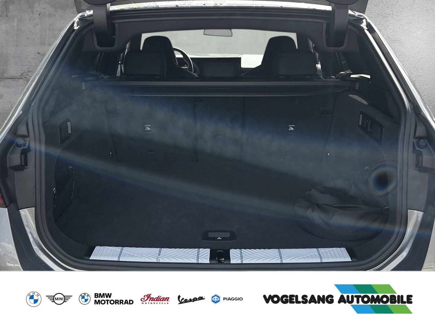 Fahrzeugabbildung BMW 530 e Touring M Sport Pro Park-Assistent Plus 20