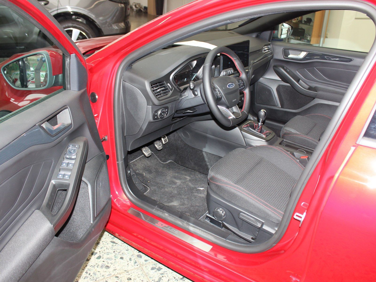 Fahrzeugabbildung Ford Focus ST-Line 1,0 EcoBoost Mild Hybrid