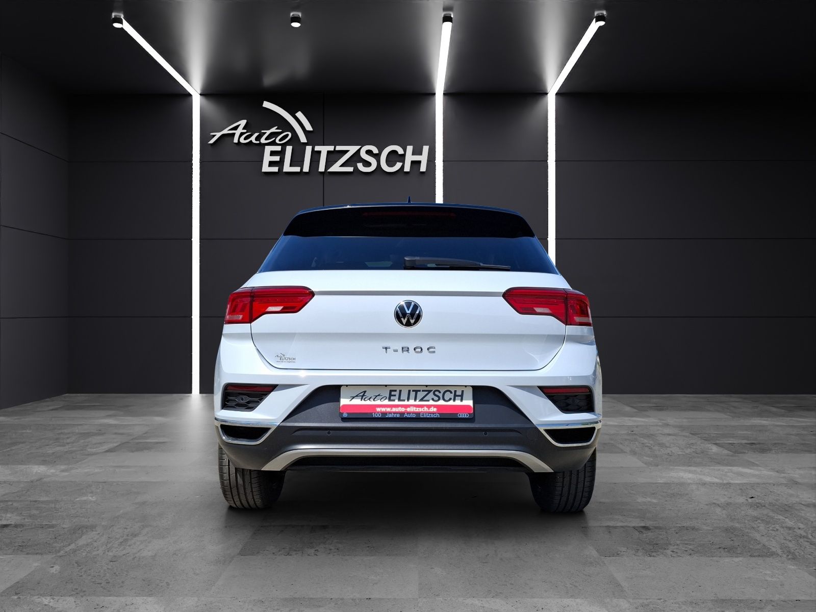 Fahrzeugabbildung Volkswagen T-Roc TSI Active DSG Kamera ACC Navi SH LM